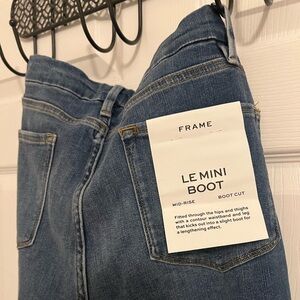 FRAME Le Mini Boot Jeans; size 31 NWT